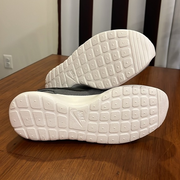 Nike Rosherun Roshe One Premium Shoes Sneakers new 525234 010 Mens Size 8 - Picture 9 of 11